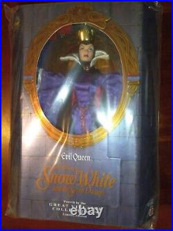1998 EVIL QUEEN Snow White Barbie Disney Mattel 18626 Doll Villains Limited