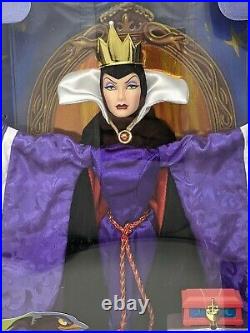 1998 Mattel Disney Great Villains Collection Evil Queen Barbie From Snow White