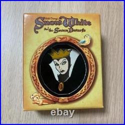 5000 Limited Disney Store Snow White Evil Queen Pin Badge
