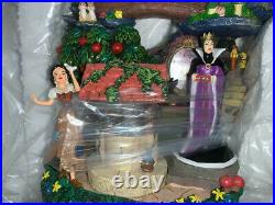 BRADFORD Disney Snow White Seven Dwarfs Sculpture with the Evil Queen FREESHIP