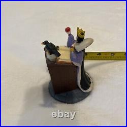 Beautiful Disney Lil Classic Hard Plastic Figurine Evil Queen