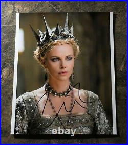 CHARLIZE THERON ORIGINAL SIGNED AUTOGRAPHED 8x10 PHOTO COA Evil Queen Ravenna