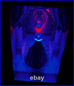 DISNEY PARKS GALLERY OF LIGHT- Snow White Evil Queen At The Mirror by Olszewski