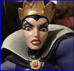 DISNEY VILLAINS. From SNOW WHITE THE EVIL QUEEN GRAND JESTER BUST. MINT. LE3000