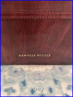 Danielle Nicole Disney Evil Queen Heart Box Crossbody Purse Snow White