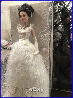 Disney D23 2015 Once Upon a Time Doll Set LE 300 Signed Snow White Evil Queen