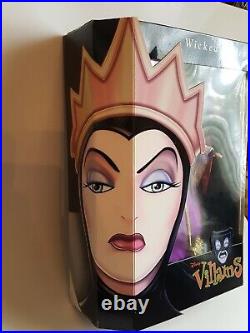 Disney Doll Evil Queen Vintage Doll Villains Wicked Queen Doll NIB BOX AS IS