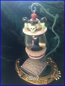 Disney EVIL QUEEN Hanging Vine Snowglobe with Stand Snow White Villains Globe/Base