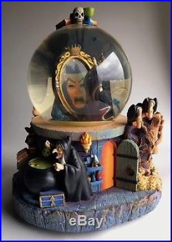Disney EVIL QUEEN / OLD HAG Talking Snow Globe SNOW WHITE New with Tags Lights Up