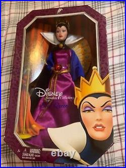 Disney Evil Queen Doll Signiture Collection Snow White. Brand new in the box