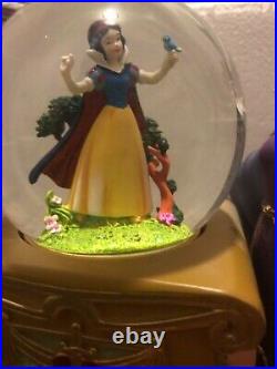 Disney Evil Queen With Snow White Villians Snowglobe