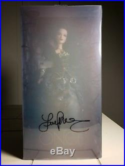 Disney Once Upon a Time Signed 2 Doll Set Snow White Evil Queen 2015 D23 Expo