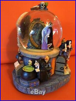 Disney Snow White Evil Queen & Magic Mirror Talking Snowglobe! Lights Up, Nib