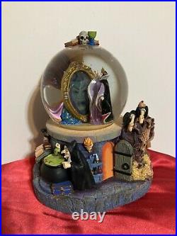 Disney Snow White Evil Queen Snow Globe Lights Up, Talking? Magic Mirror