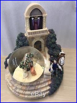 Disney Snow White & Evil Queen Wishing Well Musical Snow Globe Read Damaged