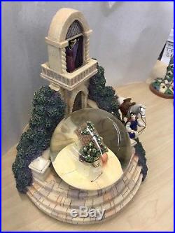 Disney Snow White & Evil Queen Wishing Well Musical Snow Globe Read Damaged