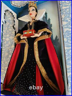 Disney Snow White Limited Edition Evil Queen Exclusive 17-Inch Doll