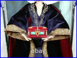 Disney Snow White Queen EVIL QUEEN Doll Limited to 4,000 2201 Y