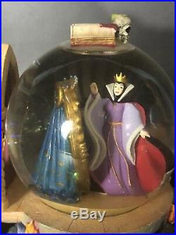 Disney Snow White Villain Evil Queen Magic Mirror SnowGlobe