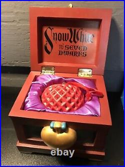 Disney Store Snow White Evil Queen Heart Box & Poison Apple Ornament Rare 2007