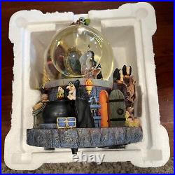 Disney Villains Evil Queen/ Snow White Globe With Tag Fully Works