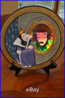 Disney Villains LE 33 of 10000 Snow White EVIL QUEEN Magic Mirror Plate Figure