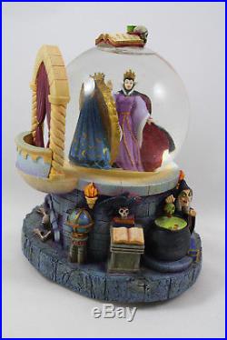 Disney Villains Snow White Evil Queen Light Up Talking Water Snow Globe