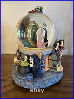 Disney Villains Snow White Evil Queen Snowglobe Snow Globe Magic Mirror