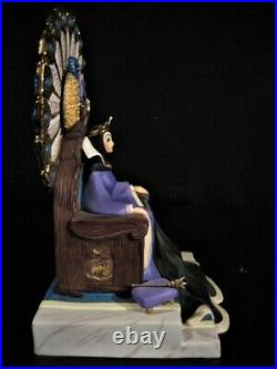 Disney Villains Snow White and the Seven Dwarfs Evil Queen, Classics Collection