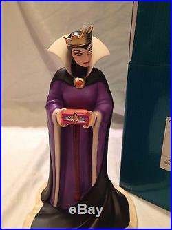 Disney WDCC Snow White EVIL QUEEN BRING BACK HER HEART CoA Classics Collection