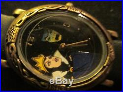 Disney snow white fossil wristwatch set in huntsman wooden box evil queen watch