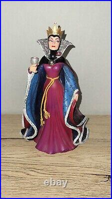 Enesco Disney Evil Queen Snow White Couture de Force Figurine 4031539