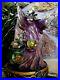 Evil_Queen_Old_Hag_Disney_Figurine_With_Mini_Waterglobes_From_Snow_White_Lights_01_hwjk