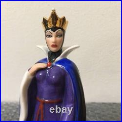 Evil Queen Premiere issue in the Disney Villains Figurine Collection Snow White