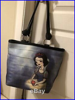 Harveys Disney Good Vs. Evil Snow White/Evil Queen Seatbelt Tote Bag
