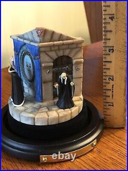 New Goebel Disney The Perfect Disguise 1997 Ltd Ed Snow White Evil Queen Domed