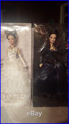 Once Upon a Time Evil Queen and Snow White D23 Expo 2015 Disney Store LE dolls