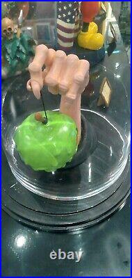 Poisoned Apple Figure Snow White and the Seven Dwarfs Hand Hag Evil Queen