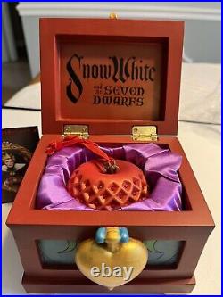 RARE New 2007 Disney Snow White Evil Queen Heart Box-Poison Apple Ornament
