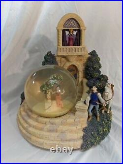 Rare Disney Snow White and Evil Queen Musical Snow Globe with original box