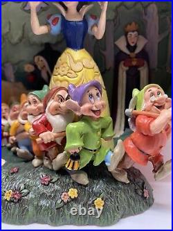 SNOW WHITE Seven Dwarfs A WISHING APPLE Scene Figure Jim Shore Disney Traditions