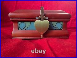VERY RARE Disney Snow White's Evil Queen Watch, LE 338 of 2000 withCOA