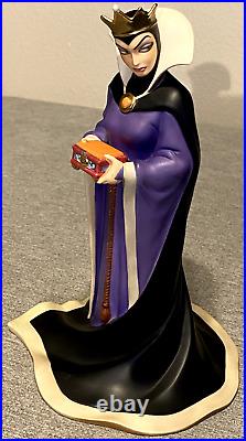WDCC Disney Evil Queen from Snow White, Bring Back Her Heart Withbox & COA