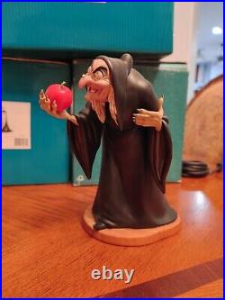 WDCC Disney Snow White Evil Queen Take the Apple Dearie