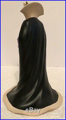 WDCC Evil Queen from Snow White Bring Back Her Heart. New in Box with COA