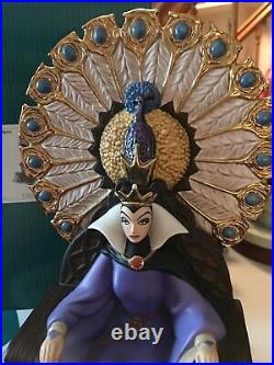 WDCC Snow White Enthroned Evil Queen with Box and COA