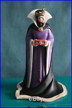 WDCC the Evil Queen Bring Back Her Heart from Snow White NIB COA + pin & cards
