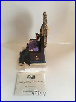 Walt Disney Classic Collection Figurine Enthroned Evil, Queen from Snow White