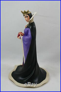 Walt Disney Classics Evil Queen From Snow White, Bring Back Her Heart Figurine