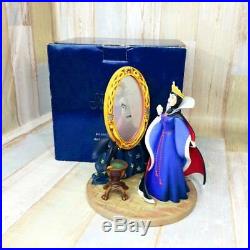 World limited 500 Disney Snow White Villains witch Evil Queen figure